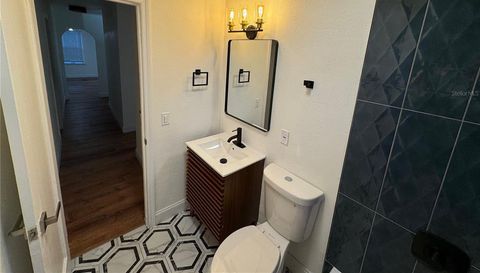 1119 NEWTON AVENUE S