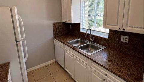 3206 W AZEELE STREET