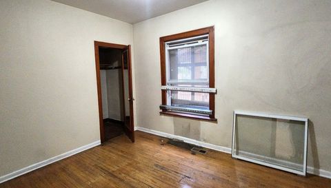 10742 S Prairie Avenue