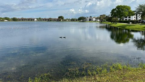 210 Lake Pointe Dr