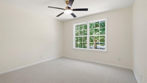 8 Overlook Ct