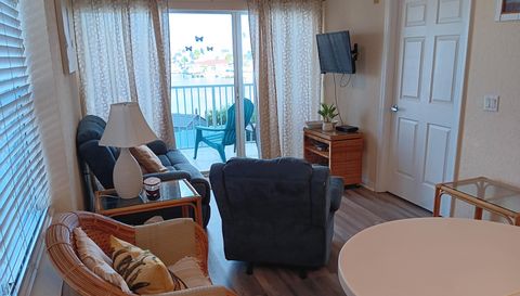 13999 Gulf Blvd #201