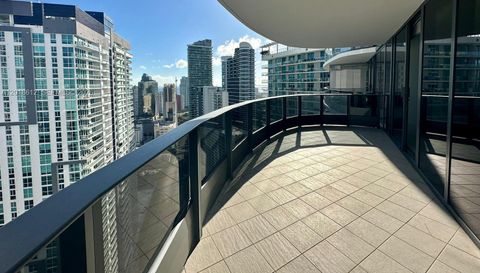 1000 Brickell Plz