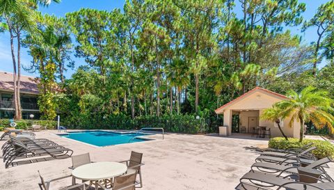 5520 Coach House Cir
