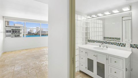 1420 Brickell Bay Dr