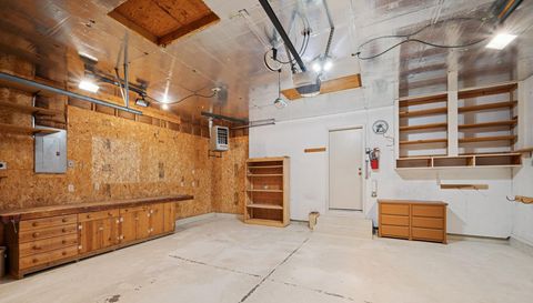 2639 Lake Court Circle