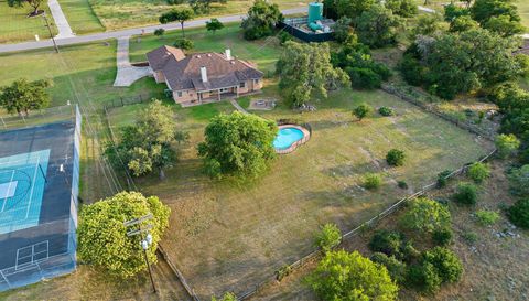 320 Woodland Oaks TRL