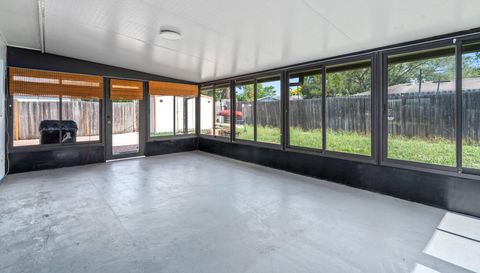 522 Wilshire Dr