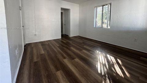 251 Hibiscus Dr