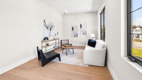 1326 W NEW HAMPSHIRE STREET