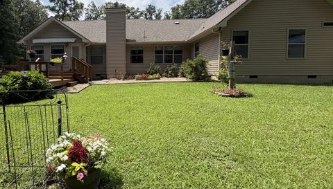 104 Bottom Dr