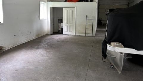 10069 Silver Lake Rd