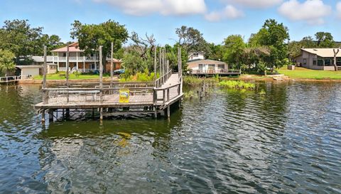201 Lakewood DR
