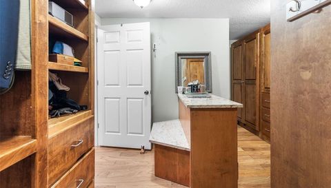 28042 LINDENHURST DRIVE