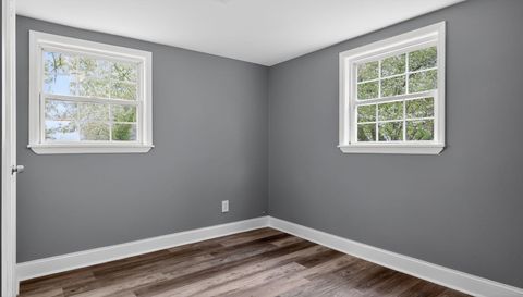 33 S Lake Terrace