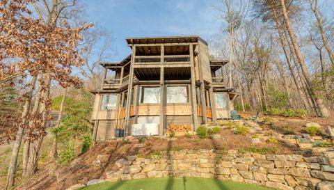 272 Heights Overlook