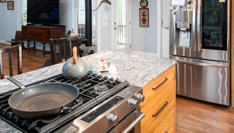 698 Maple Springs Ln