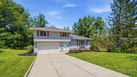 5864 N Oval
