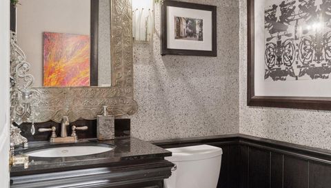 3076 Lexington Avenue N