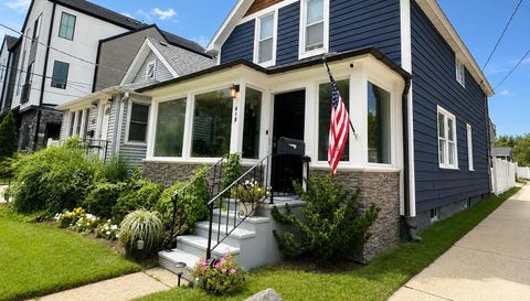 415 Bloom St