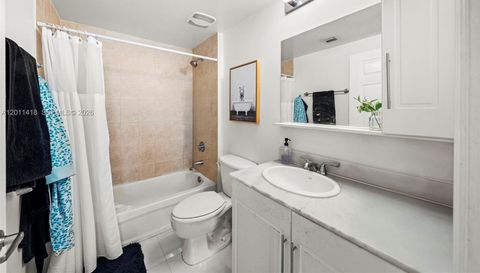 275 Ne 18th St