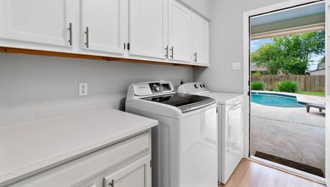 807 Clarence Bohls LN