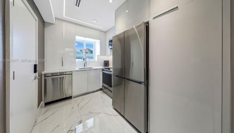 10190 Collins Ave