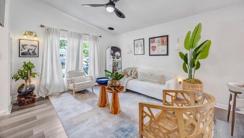 5811 Mabel St