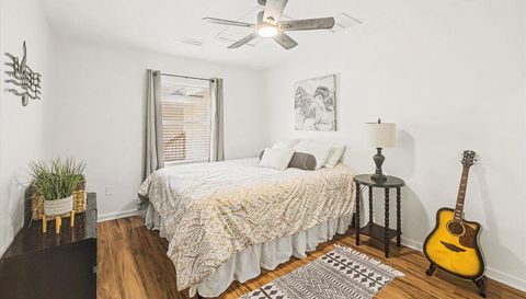 6611 Crooked Creek