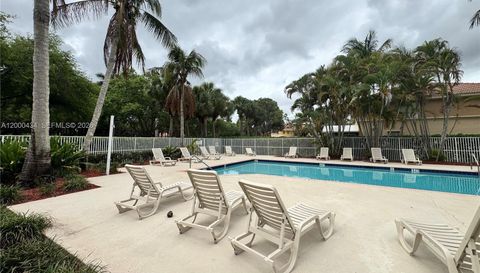 435 Rainbow Springs Ter