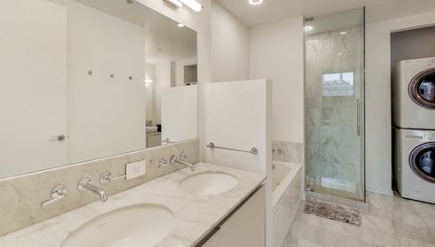 600 N Fairbanks Court