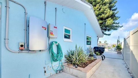 1015 SPINDLE PALM WAY