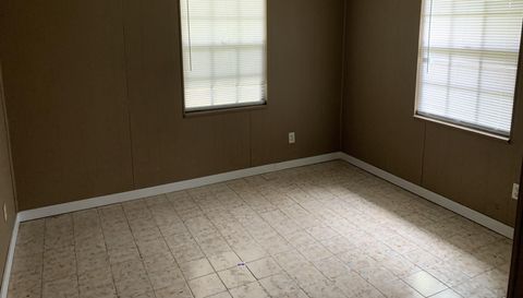 1838 NE 145th Avenue Rd