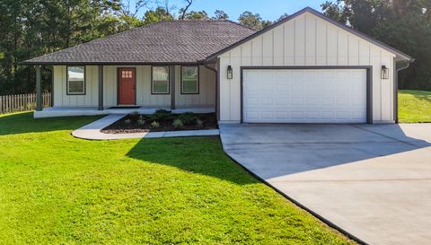 14217 Camelot Pl