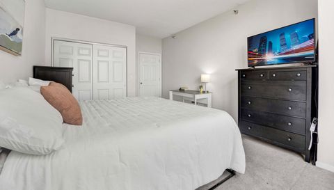 1134 W Granville Avenue