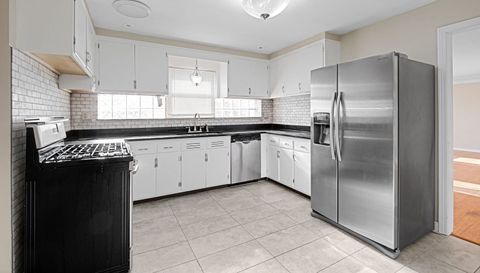 7303 N Kildare Avenue