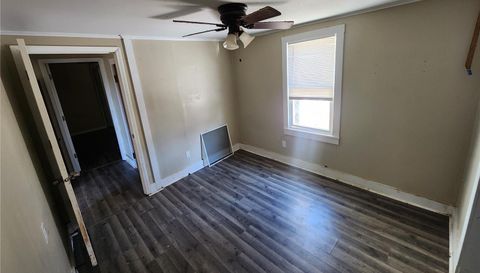 905 East Washing Street