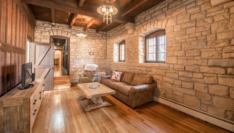 801 Pine Cone Trail N