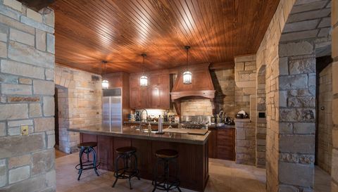 801 Pine Cone Trail N