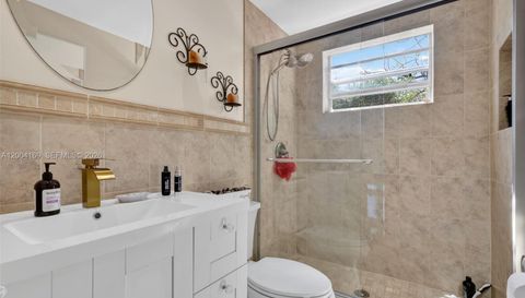 1820 Venice Park Dr