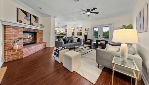 320 Woodland Oaks TRL