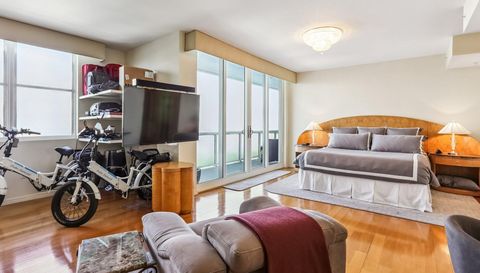 1800 Sunset Harbour Dr