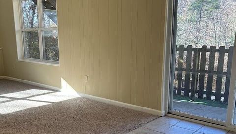 209 Falcon Crest Way