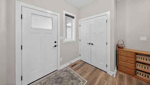 698 Shardlow Place NE