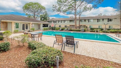 202 Red Maple Pl