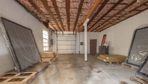 275 S BROADWAY Street