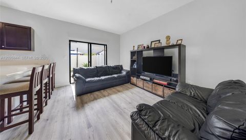 9381 33rd Ln