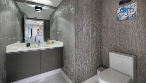 300 Sunny Isles Blvd