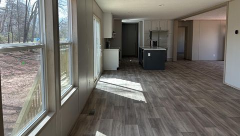 6008 Apple Wyrick Rd