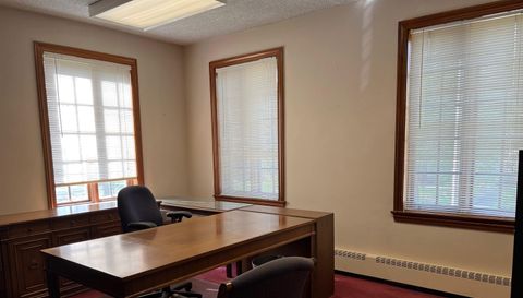 1028 W South Grand Avenue